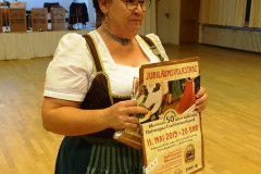 Gauvolktsanzpflegerin Susi Veith warb für den 50. Gauvolkstanz im nächsten Jahr