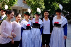 2_Vor_der_Schule