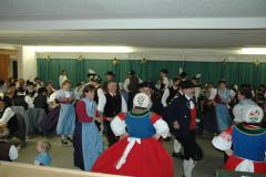 80-jaehriges-2004-Tanz-mit-den-Grasheimer-Trachtler-Copy